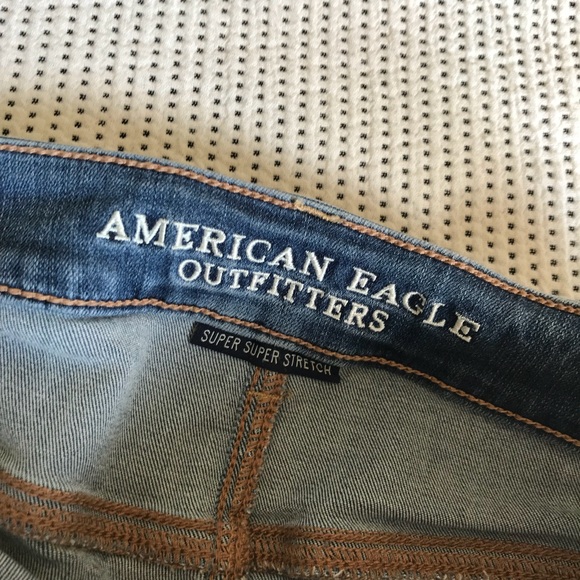 American Eagle Distressed MIDI Shorts 4 - Picture 3 of 4